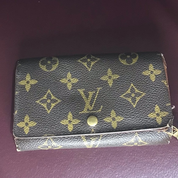 Louis Vuitton and Feragamo rehab wallet set - Picture 11 of 16